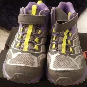 Girls shoes